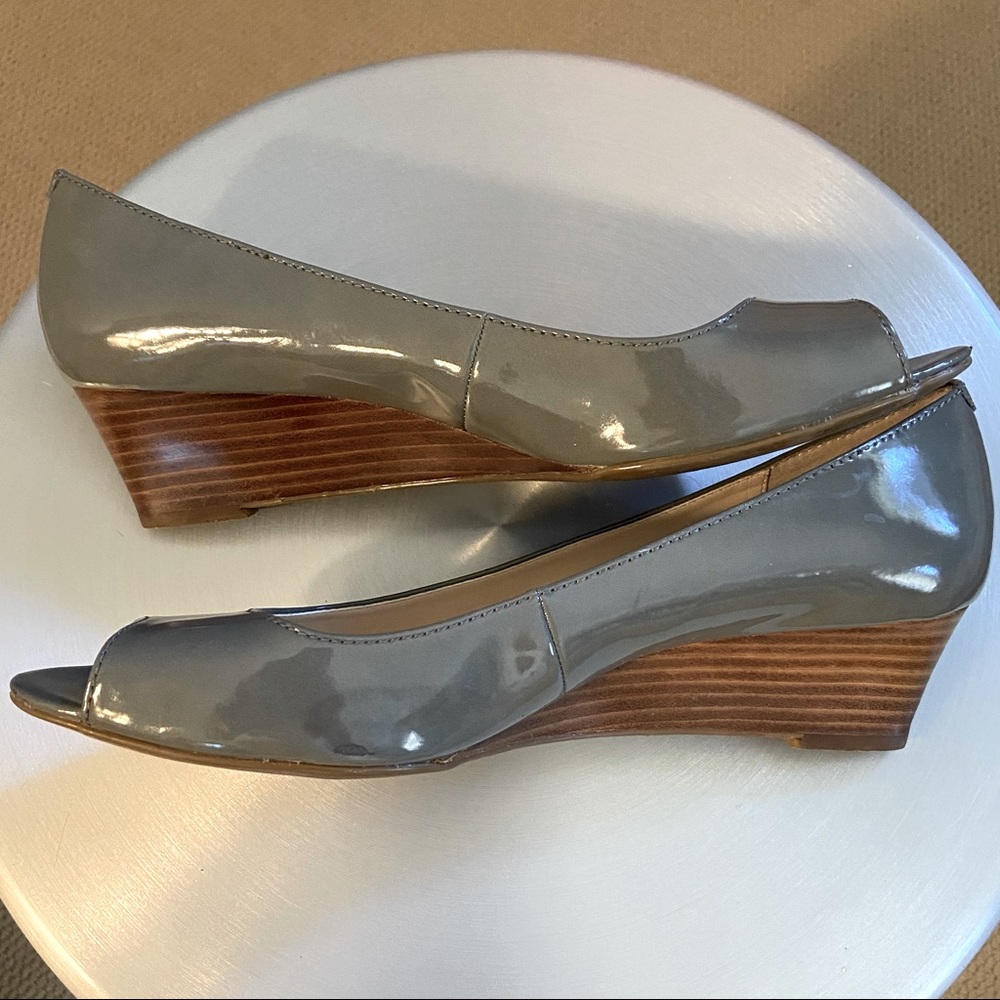 Calvin Klein gray “smoke” patent leather peep toe wedge pump - 9.5